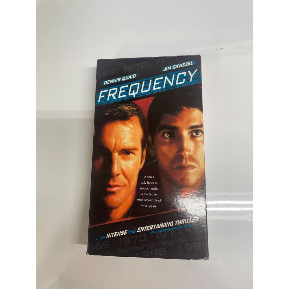 Frequency VHS Tape‎ Dennis Quaid Jim Caviezel Thriller Movie Film